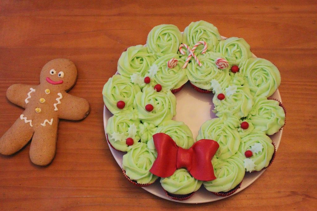 Pull-Apart Cupcake Adventskranz - Cupcakes mit Dominosteinen
