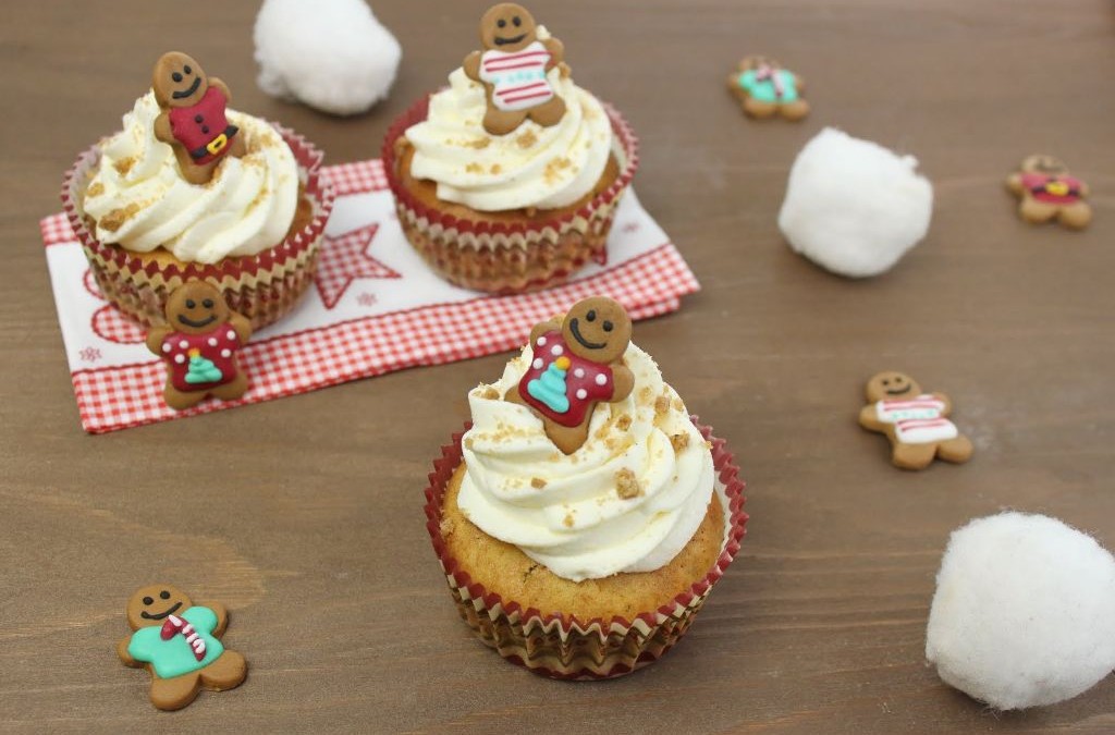 cupcakes rezepte, cupcakes backen, weihnachts cupcakes, weihnachtliche cupcakes, backen, rezept, rezepte, dekoback gingerbread, lebkuchenmännchen, plätzchen rezepte