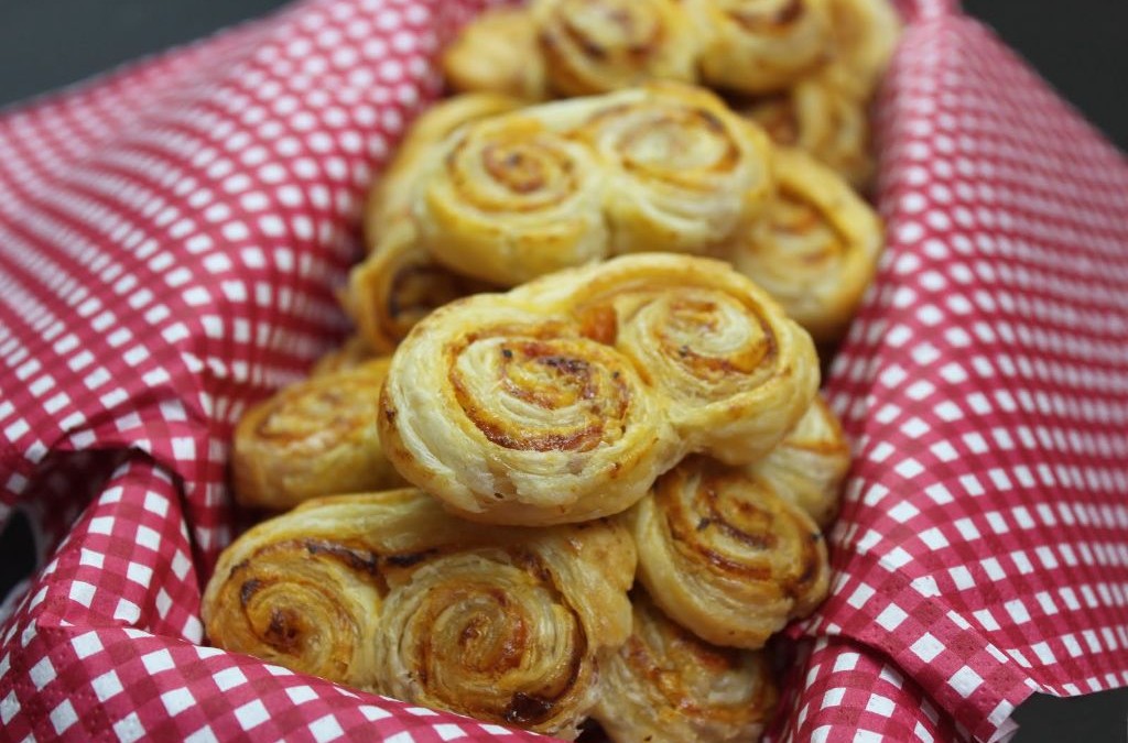 fingerfood rezepte, fingerfood kalt, partysnacks, blätterteig gefüllt, blätterteigschnecken, blätterteig rezepte, silvester buffet