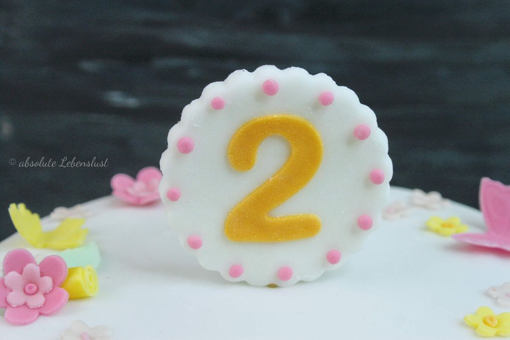 Zweistockige Geburtstagstorte Backen Tauftorte