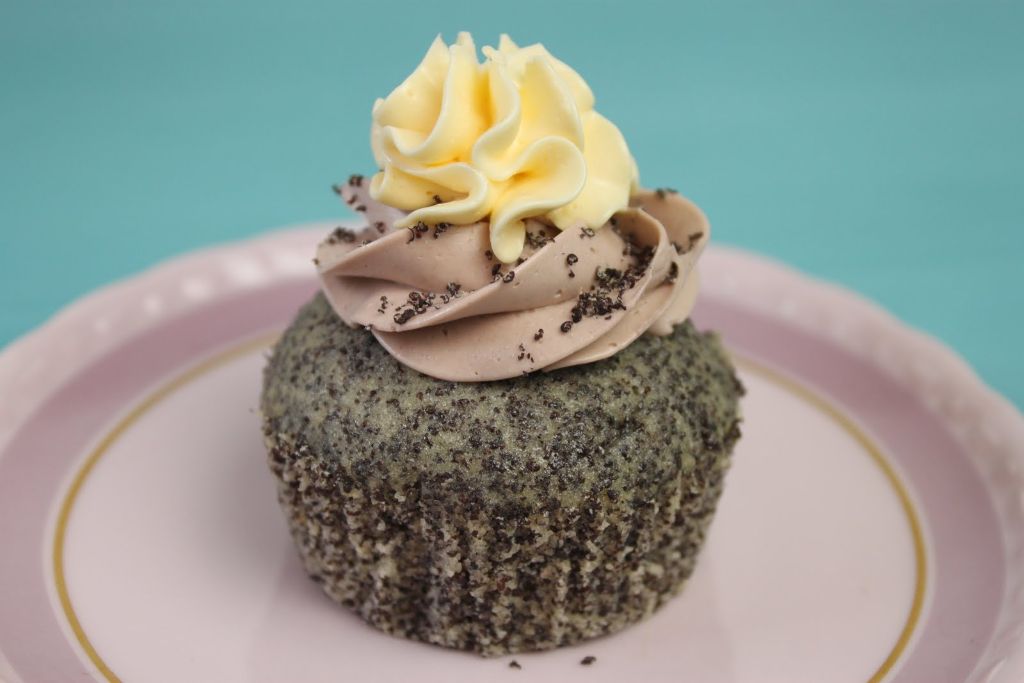 Mohn Cupcakes backen - Cupcake Topping