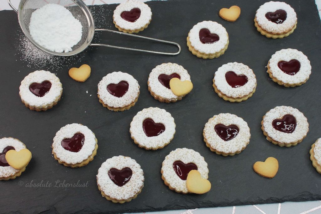 spitzbuben, engelsaugen, linzer plätzchen, lintzer plätzchen, backen, rezept, selber machen, plätzchen rezepte, plätzchen backen, plätzchen, rezept