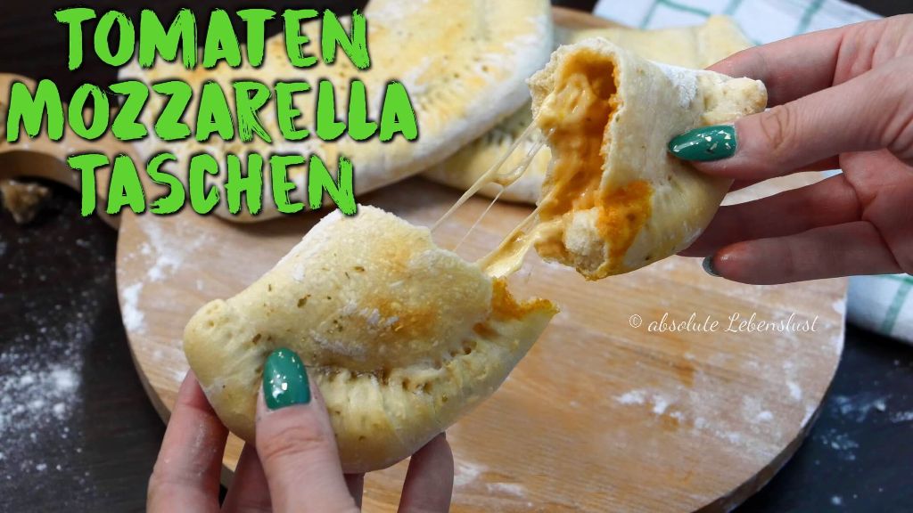 Tomaten Mozzarella Taschen aus Hefeteig backen | Fingerfood Rezepte