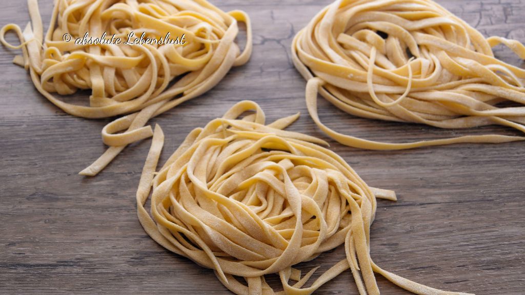 trüffel pasta, nudeln, pasta, ohne ei, mit ei, grieß, mit, ohne, nudelmaschine, pasta rezept, pasta selber machen